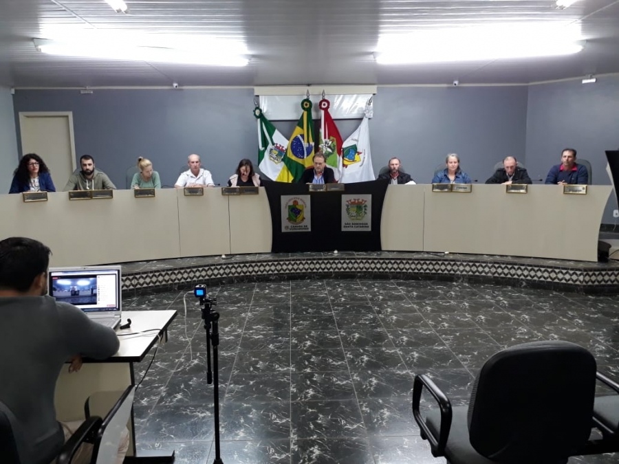Vereadores de São Domingos aprovam Projeto de Lei para revisão dos salários e cobram da Prefeita mais valorização e reconhecimento com os servidores municipais de carreira