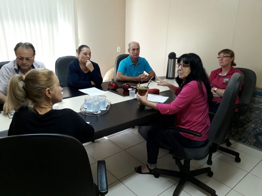 Vereadores de São Domingos se reúnem com sindicalistas para discutir reivindicações e negociações a respeito dos servidores públicos