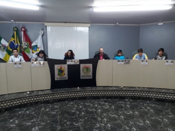 Câmara de Vereadores de São Domingos anuncia início das eleições para a Câmara Jovem 2019