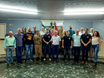 Legislativo de São Domingos recebe a visita de policiais em Sessão Ordinária